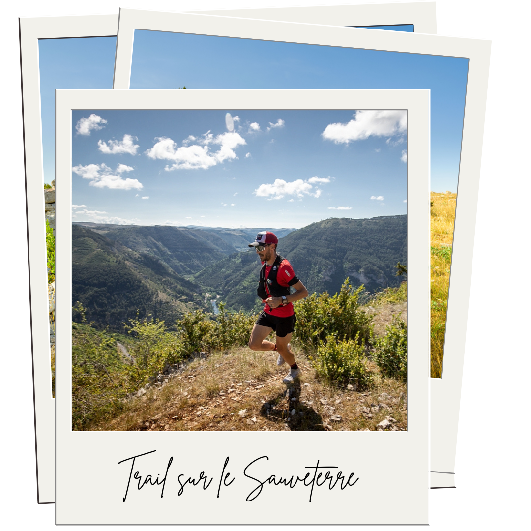 Trail sur le Causse de Sauveterre Coureur de Trail sur le Causse de Sauveterre en Lozère